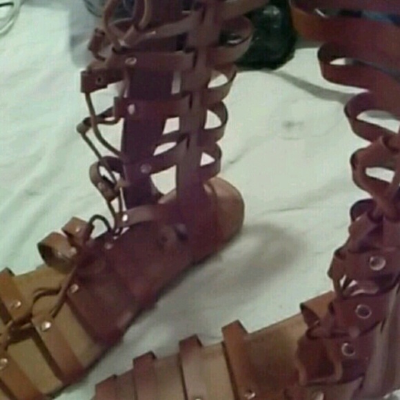 NEW rue21etc  Weaved leather high top sandel - Picture 4 of 4